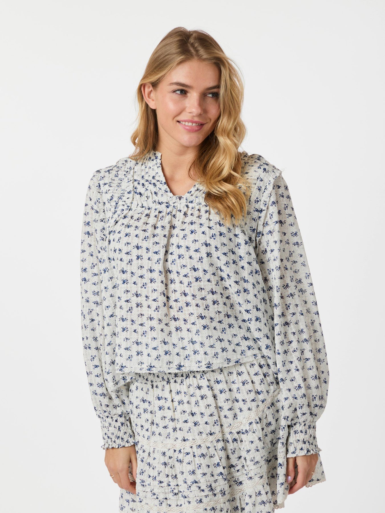 Nipoa Dot Flower Blouse - Blå