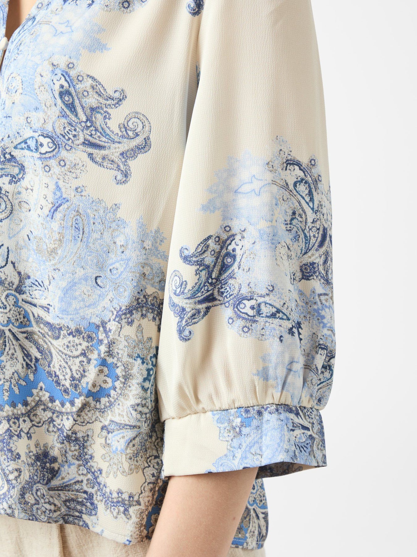 Roselle Artist Paisley Blus - Powder Blue