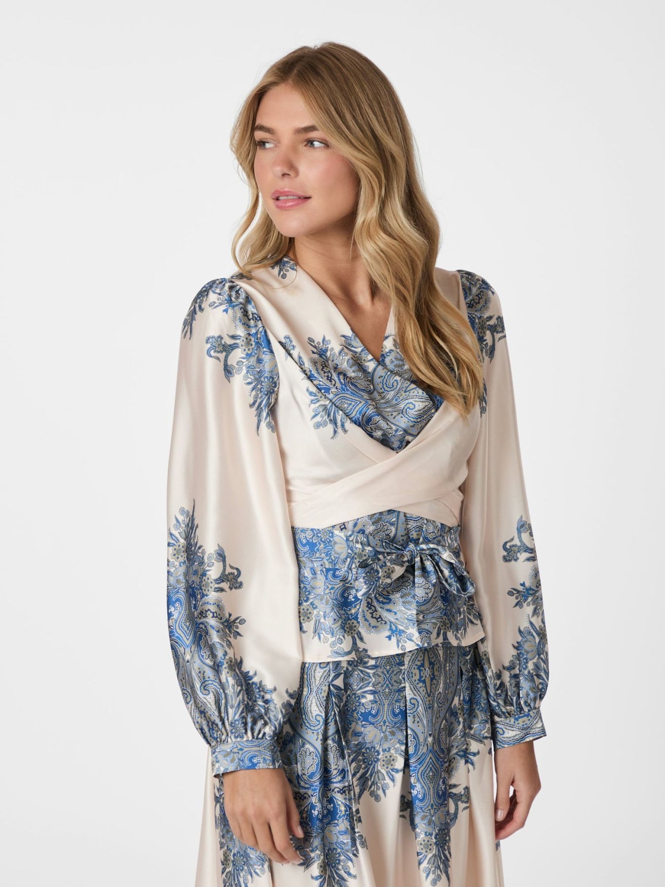 Rista Paisley Border Blus - Ash Blue