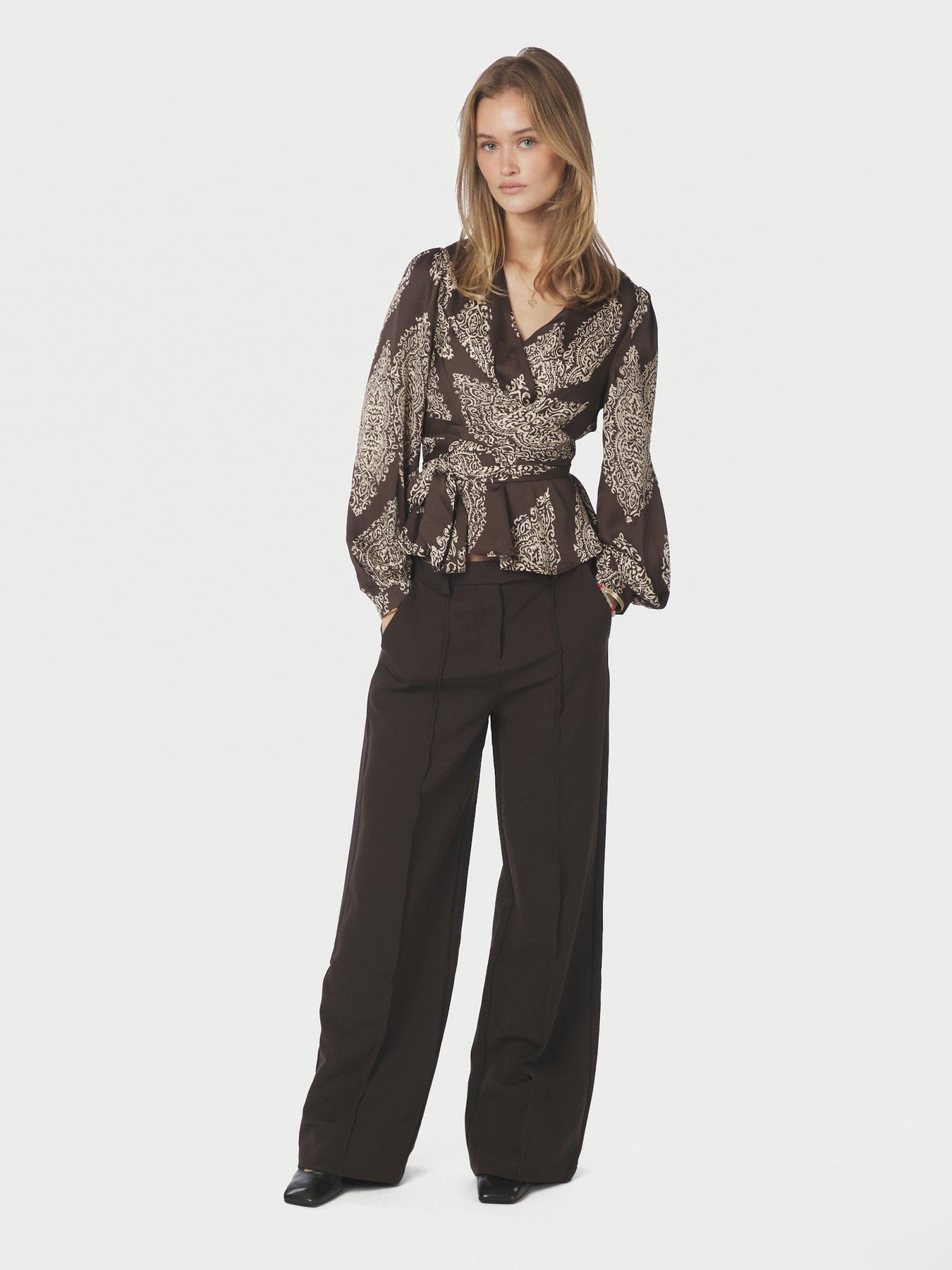 Rista Paisley Drop Blus - Dark Brown