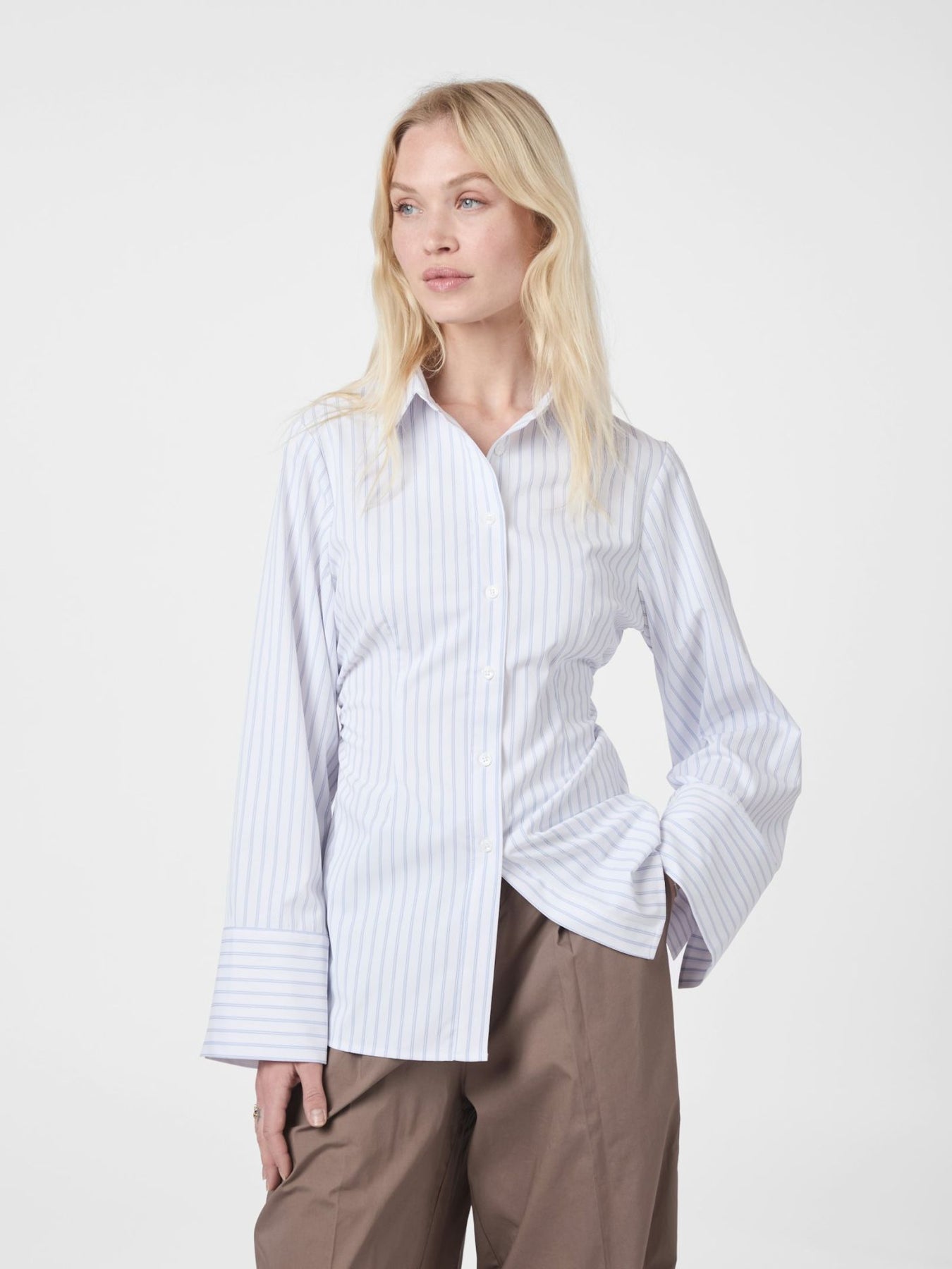 Caroli Slim Stripe Shirt - Vit