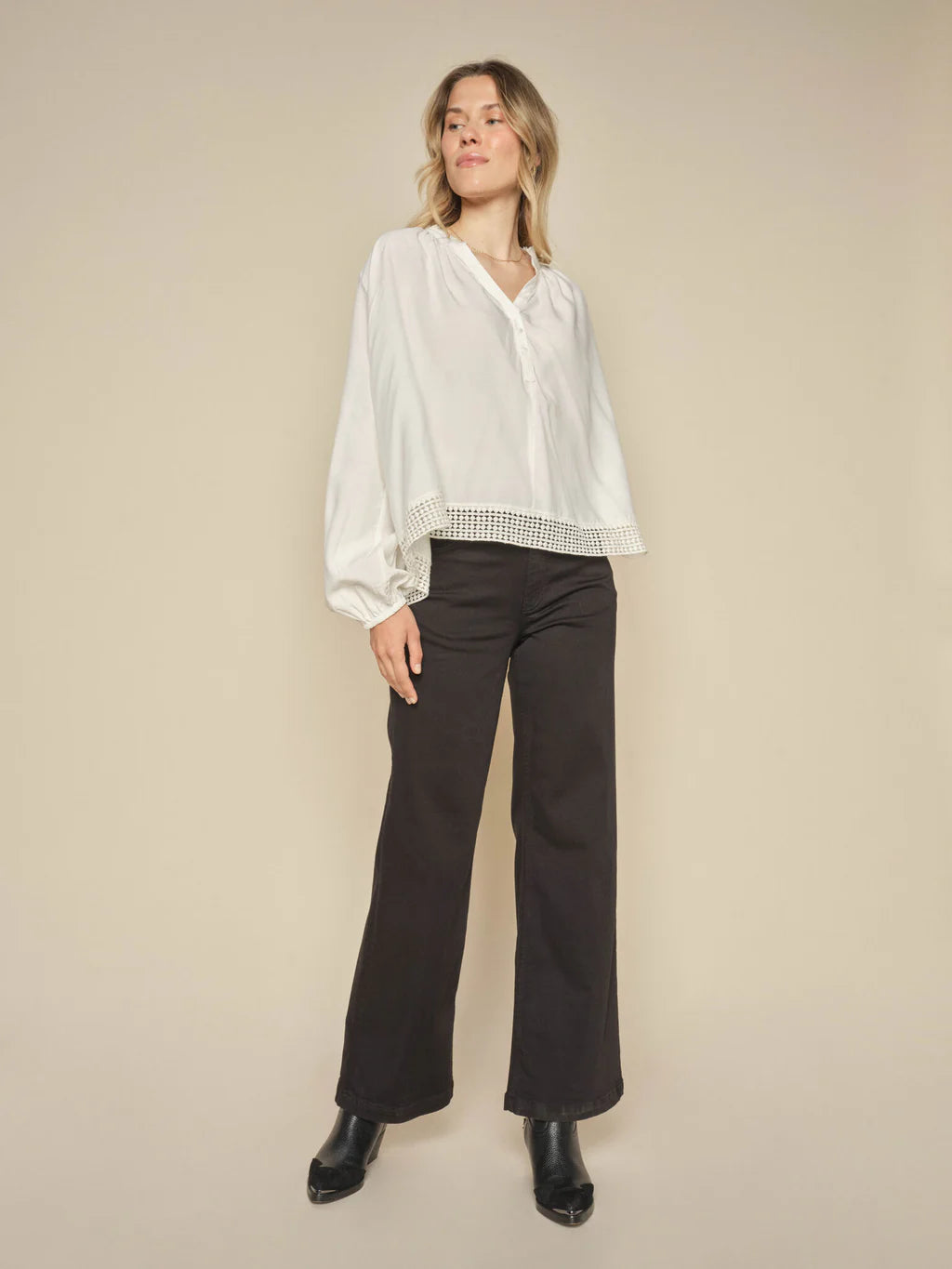 Dara Deluxe Jeans - Svart