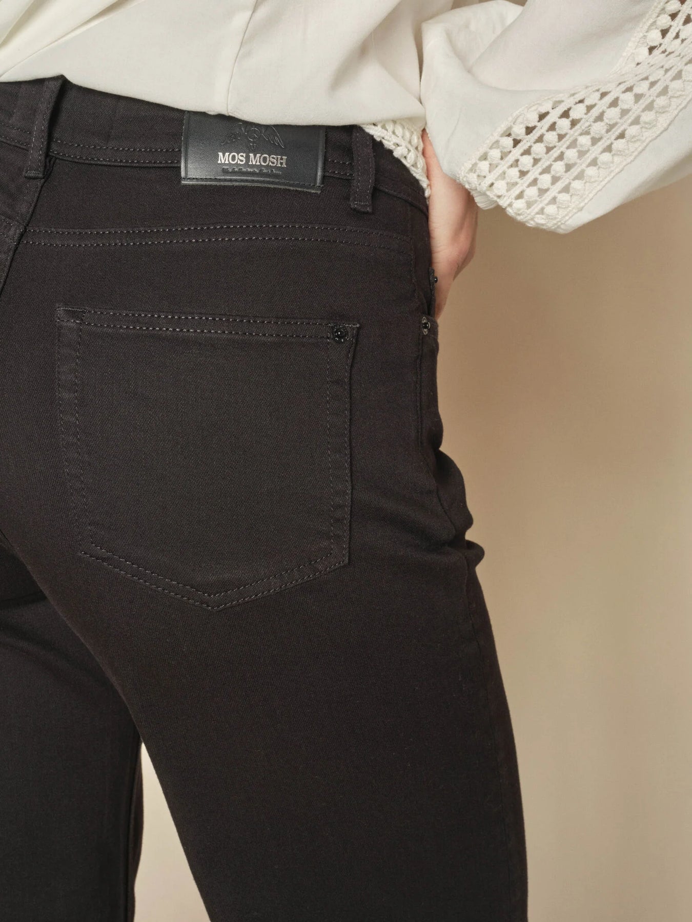 Dara Deluxe Jeans - Svart