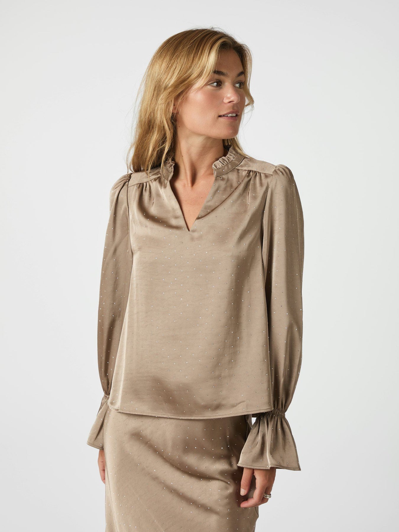 Amara Heavy Sateen Bedaz Blus - Dark Taupe