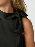 Veda Drapy Satin Top - Svart