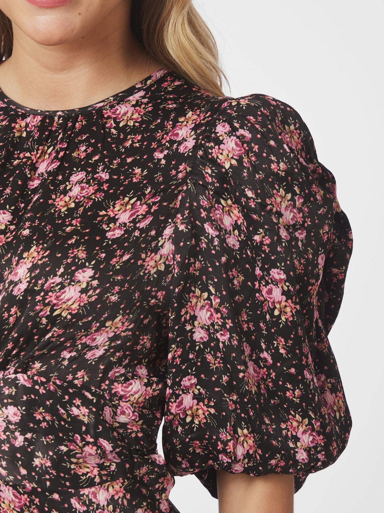 Kikka Rosy Dress - Svart