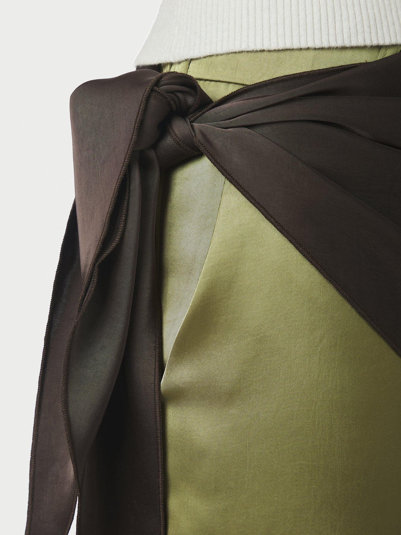 Serina Heavy Sateen Big Scarf - Mörkbrun