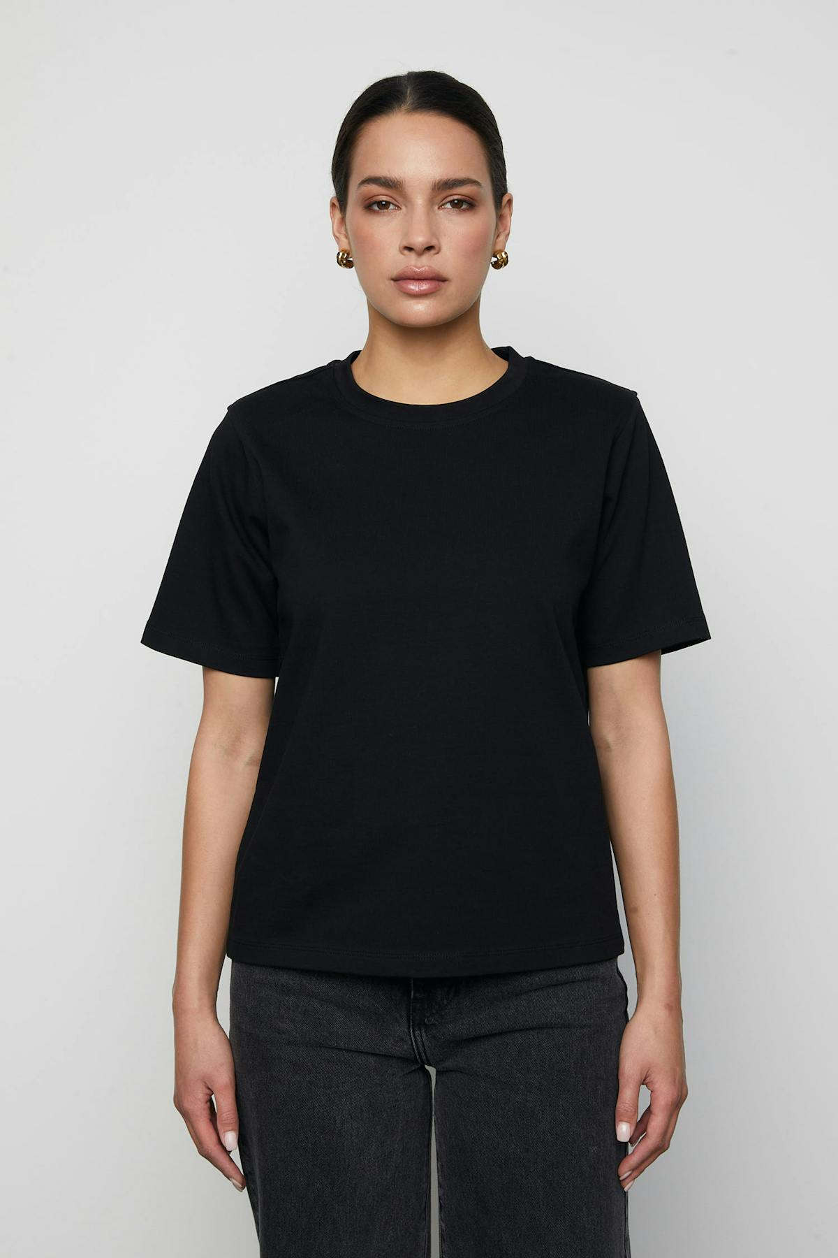 Elo Shoulder Pad Tee - Svart