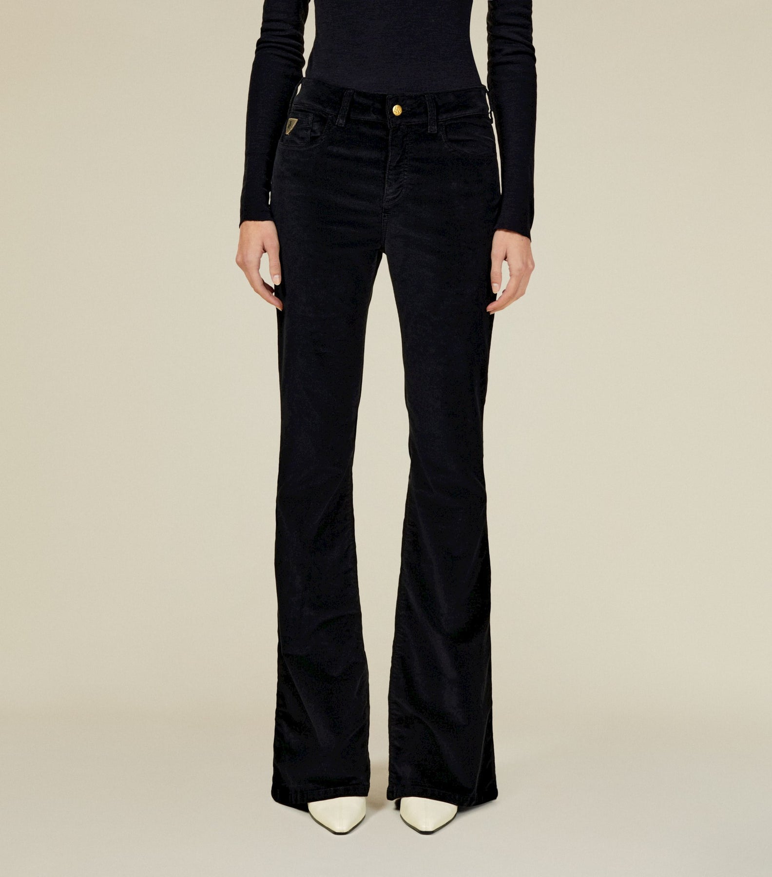 Raval 16 - Shiny Micro - Black