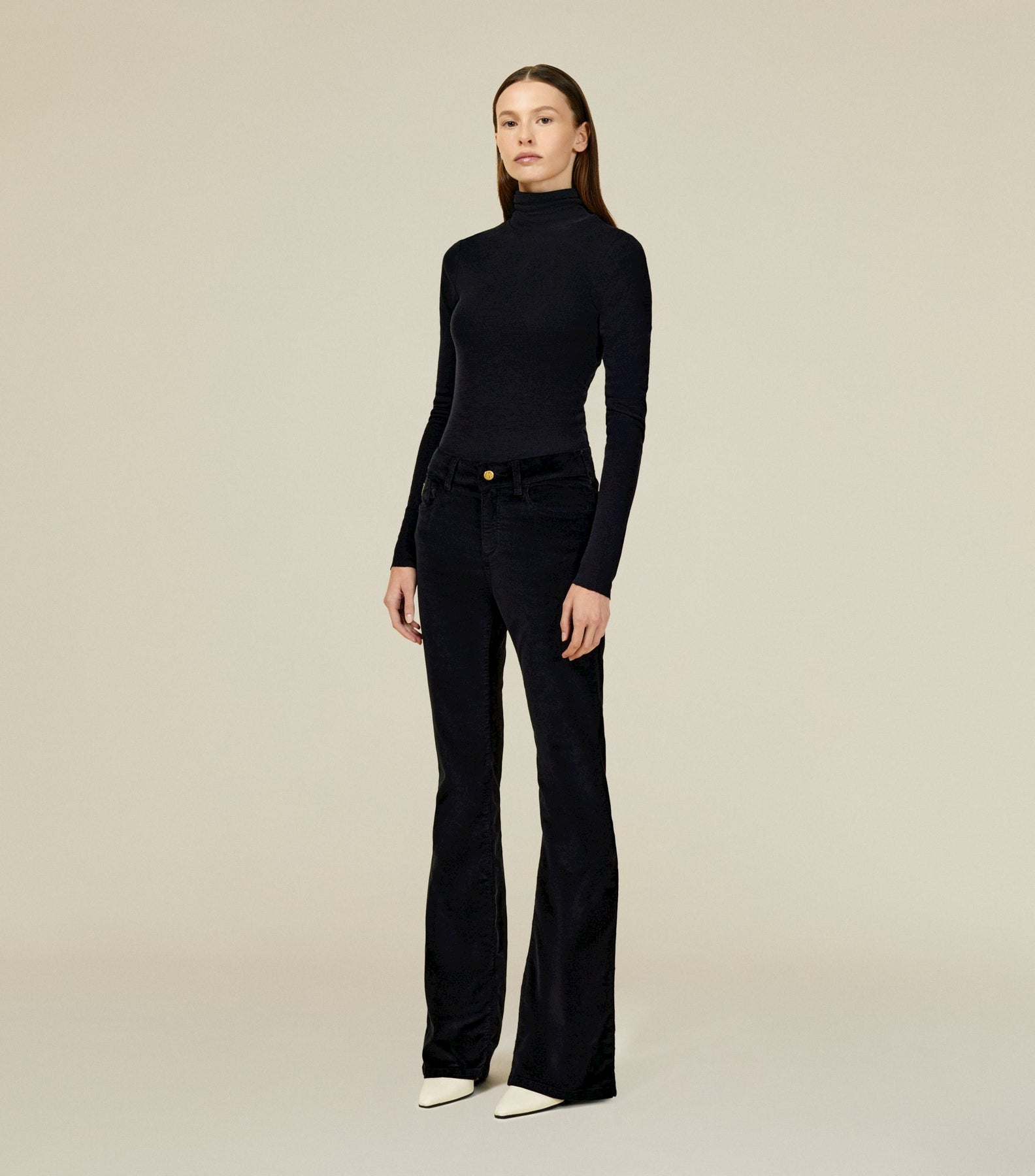 Raval 16 - Shiny Micro - Black