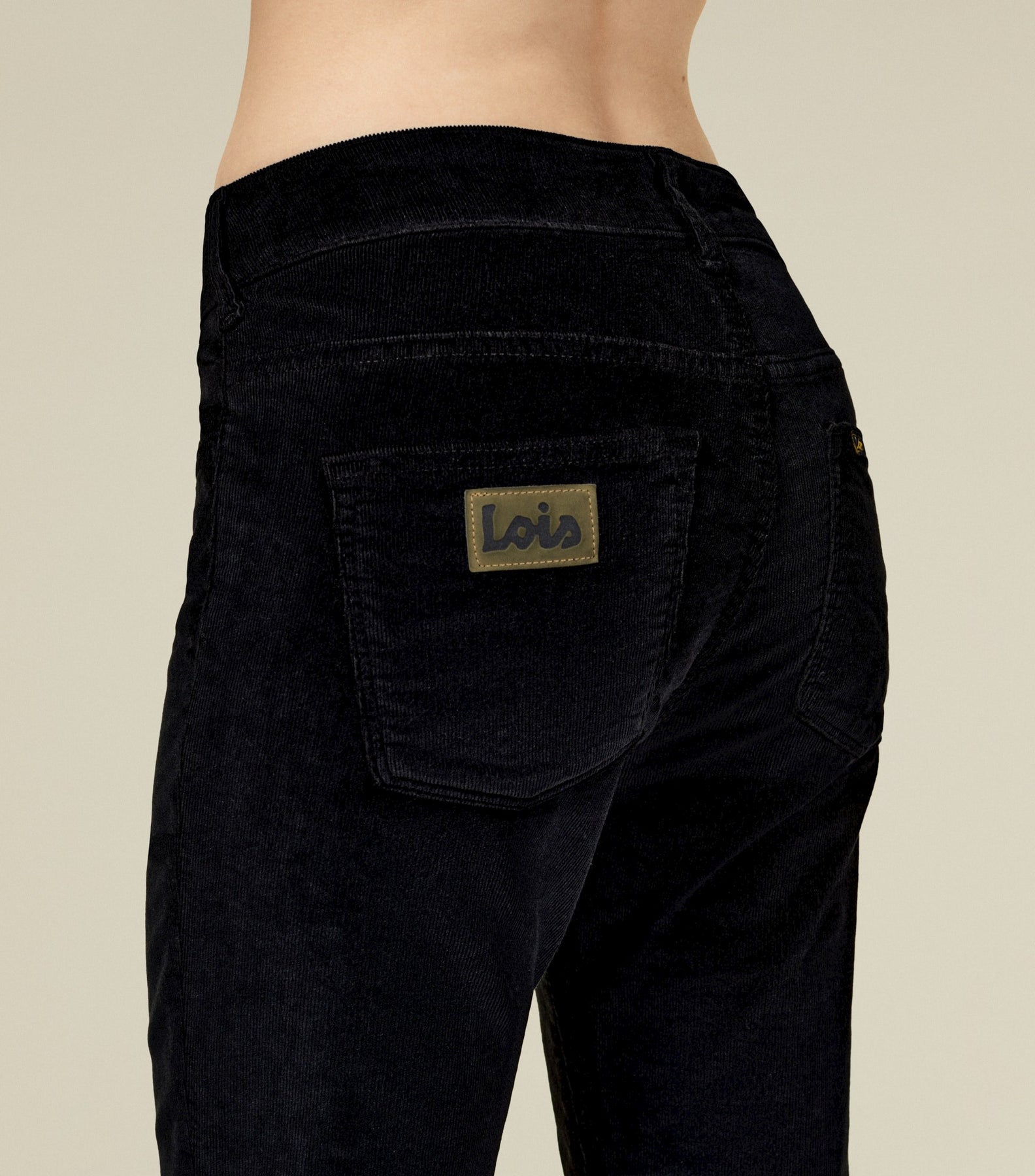 Raval 16 - Shiny Micro - Black