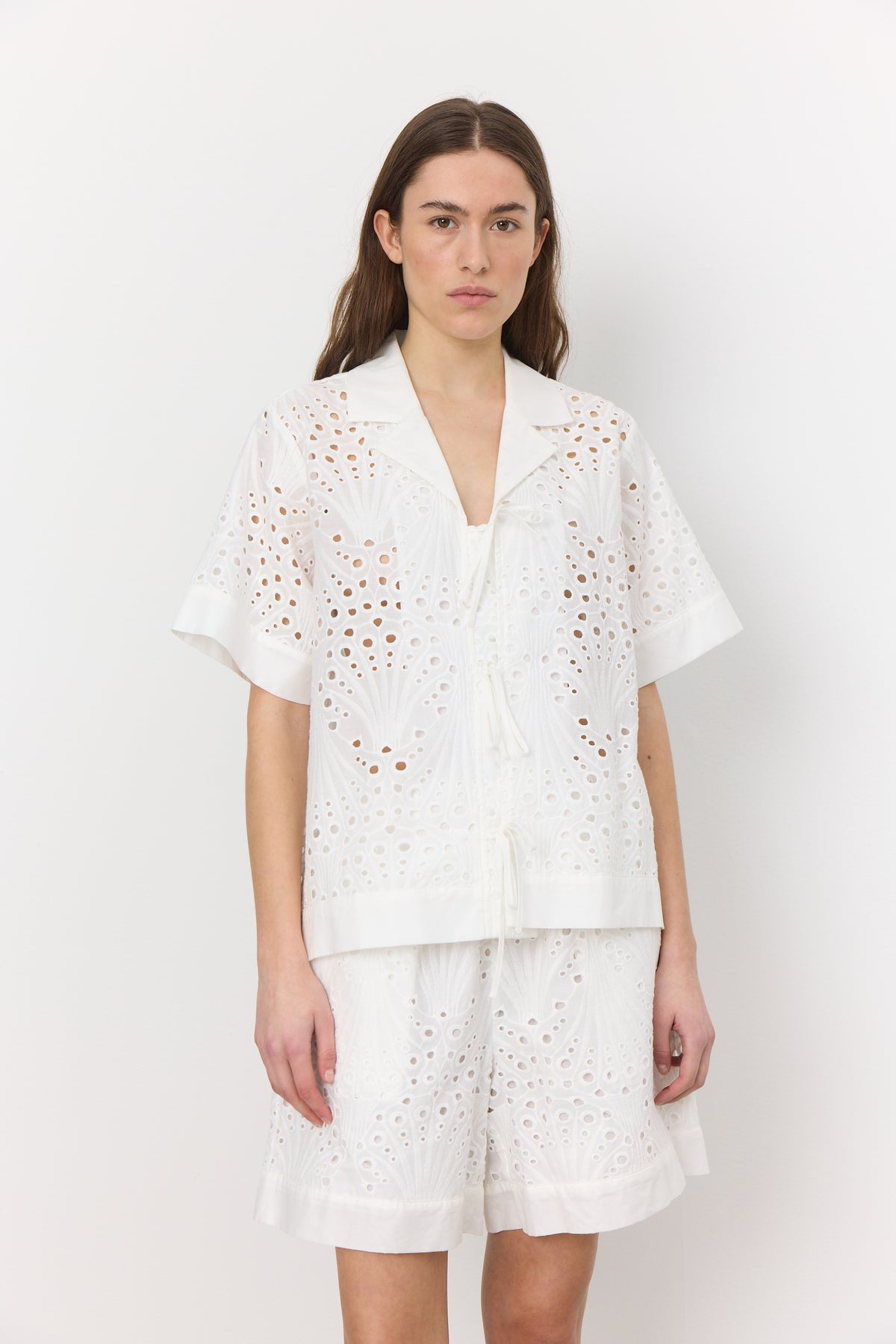 Gisa 2 - White