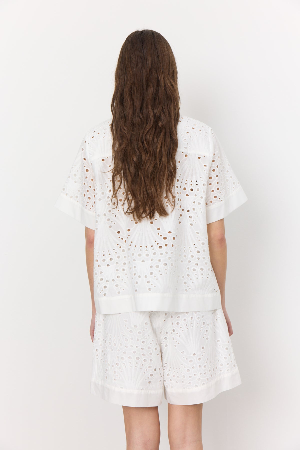 Gisa 2 - White