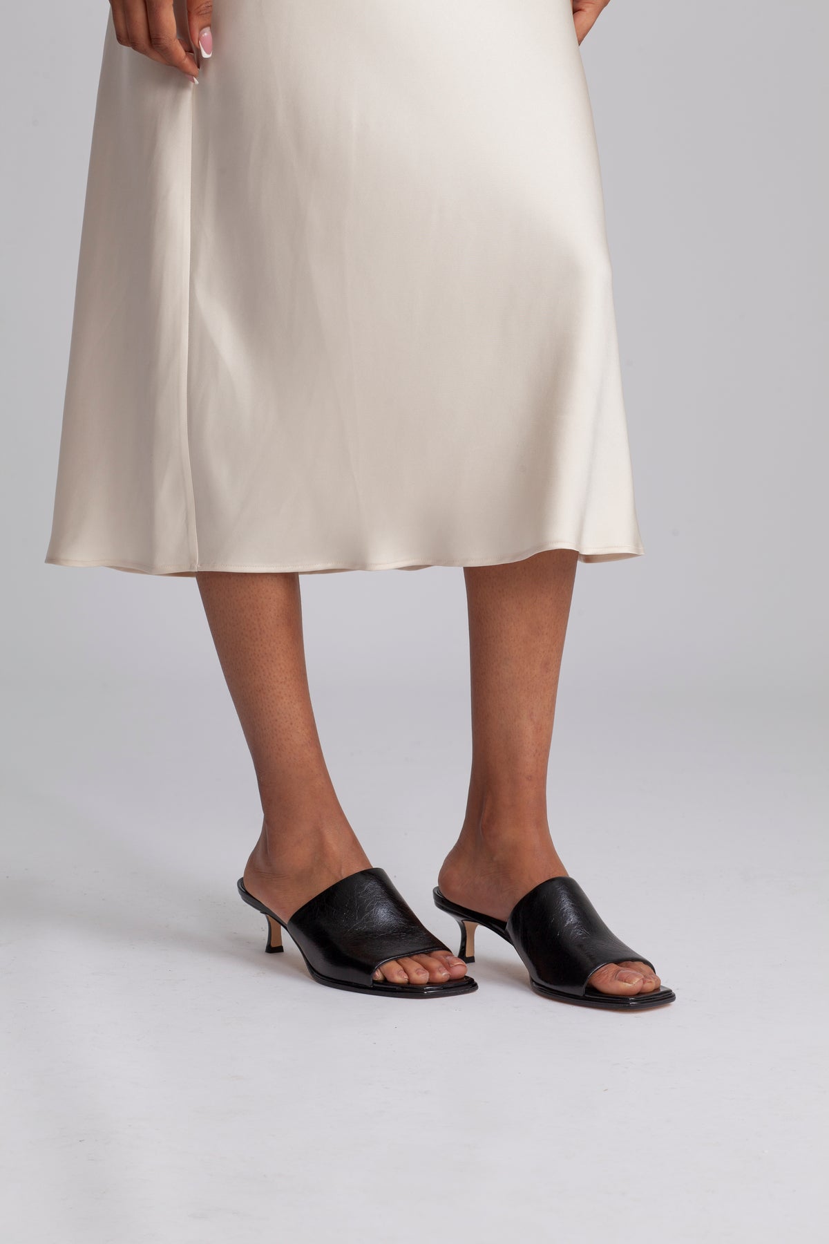 Lara Kitten Sandal - Black