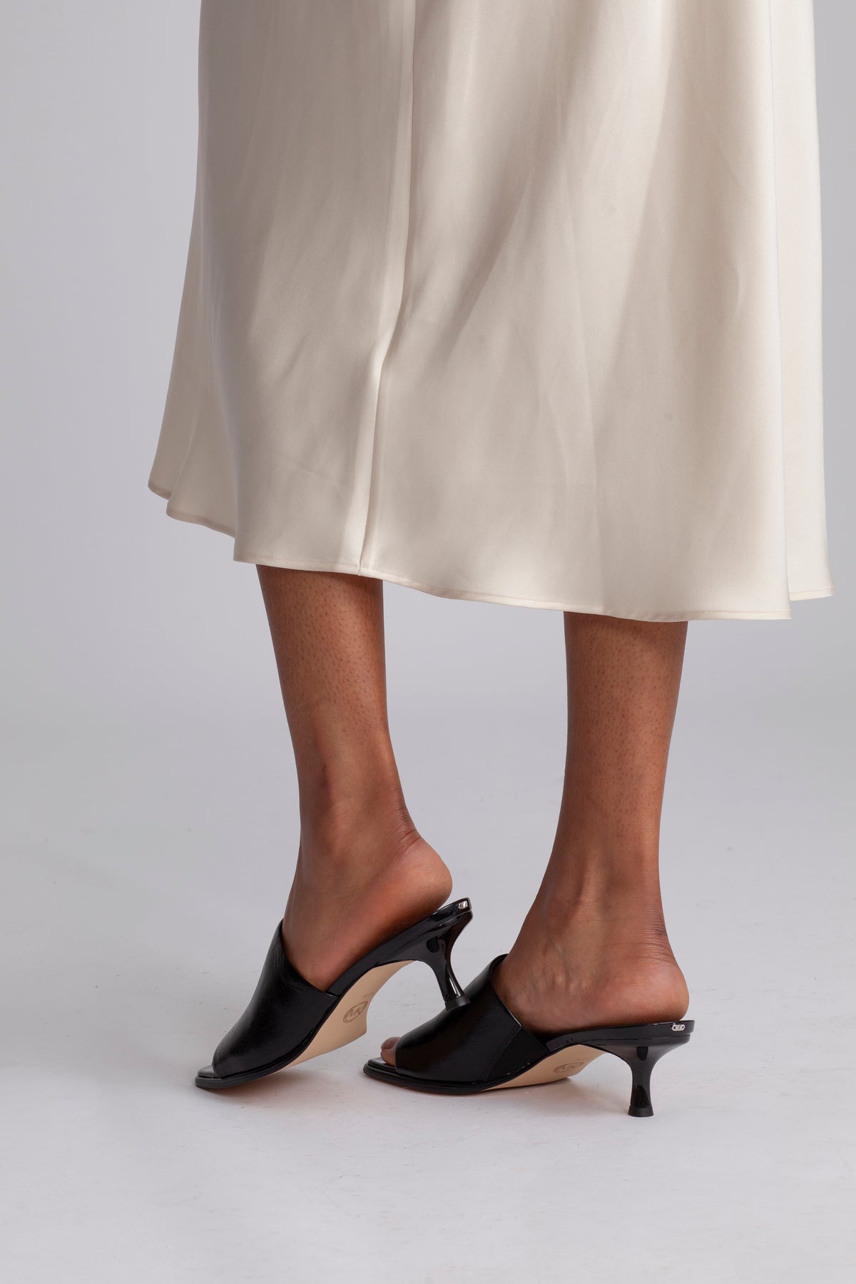 Lara Kitten Sandal - Black