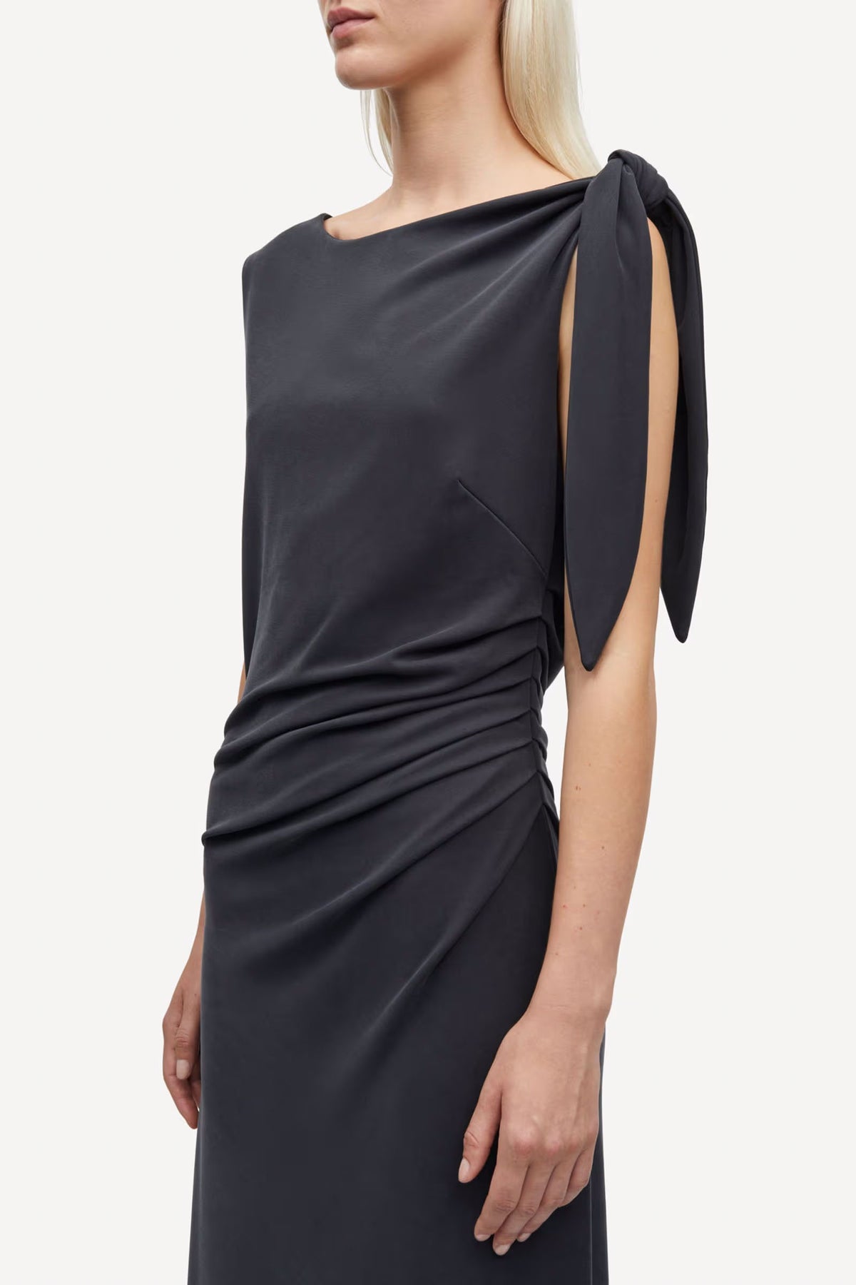 Sasus Dress - Svart