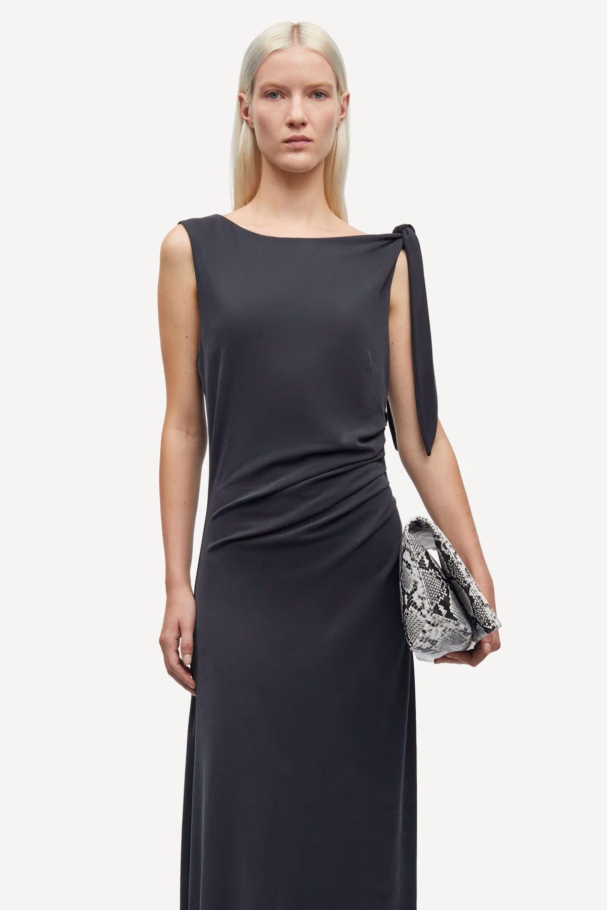 Sasus Dress - Svart