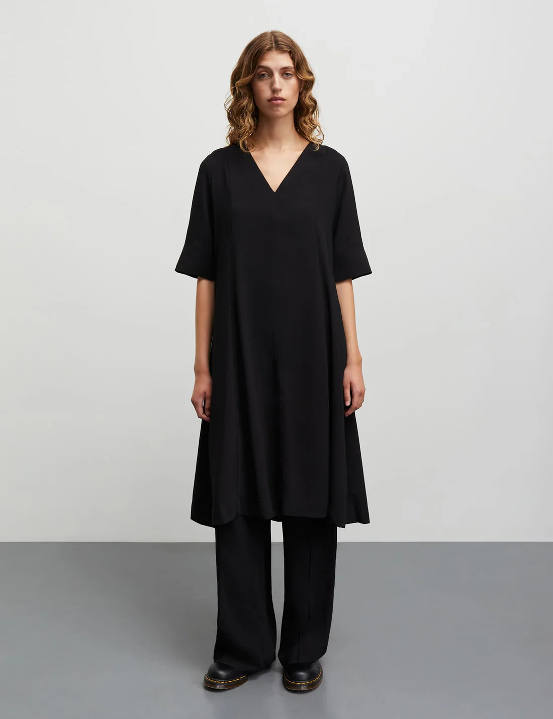 Light Crepe Margot Dress - Svart