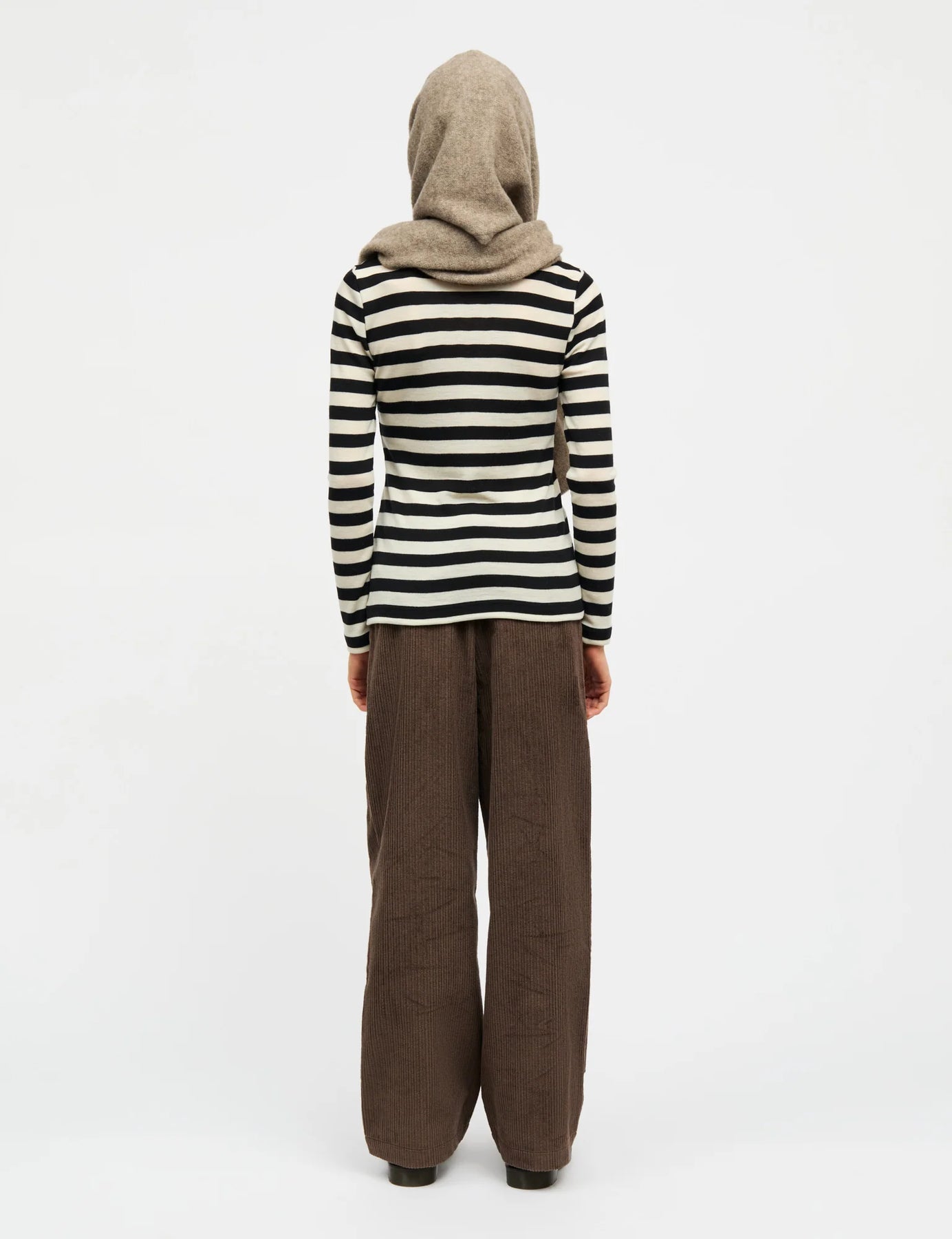 Fine Wool Sharon Knit - Svart/Benvit