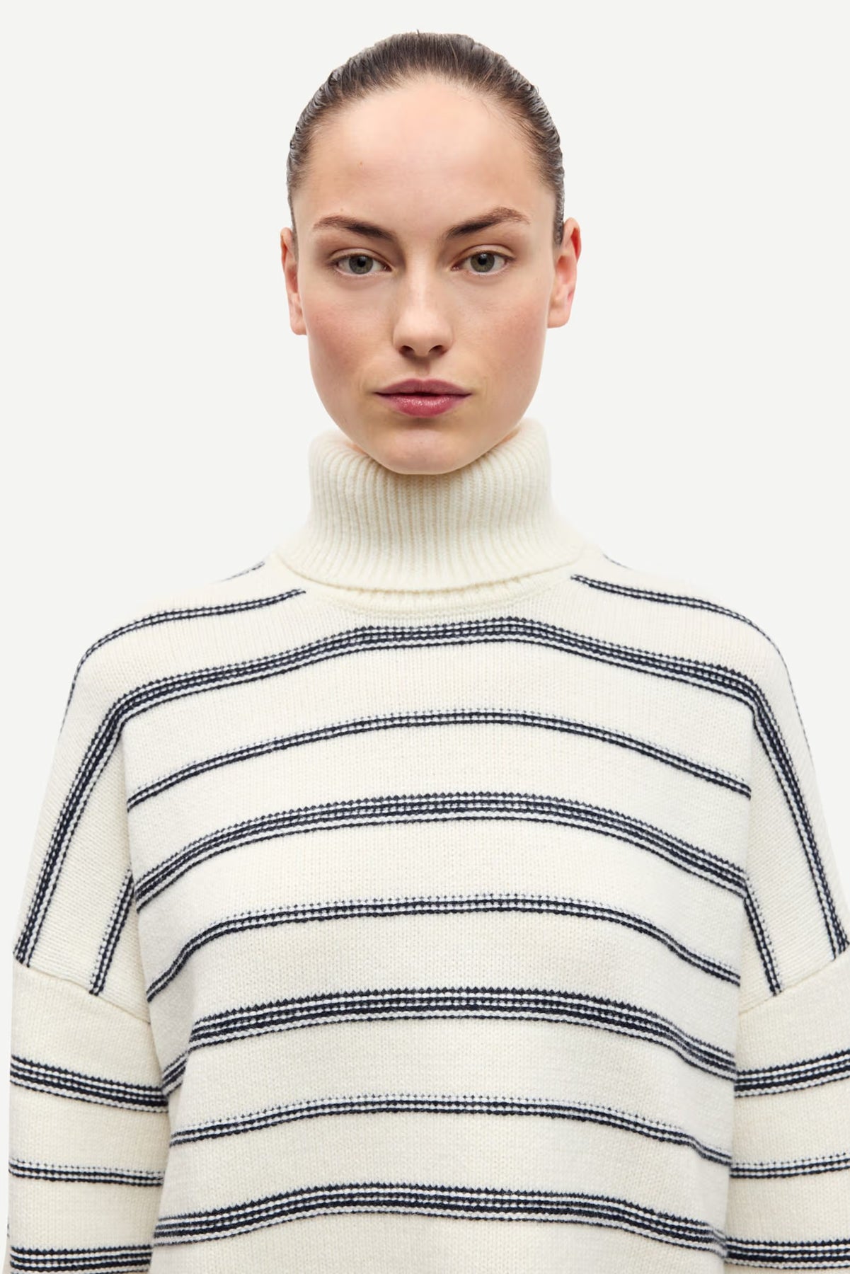 Sakeiku Stripe Turtleneck - Clear Cream St.