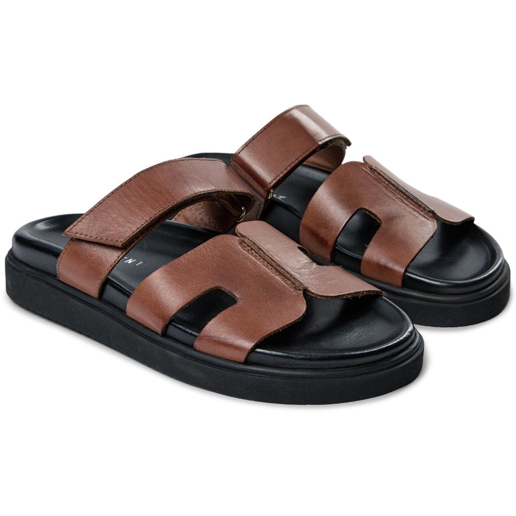 Maru - Black/Tan