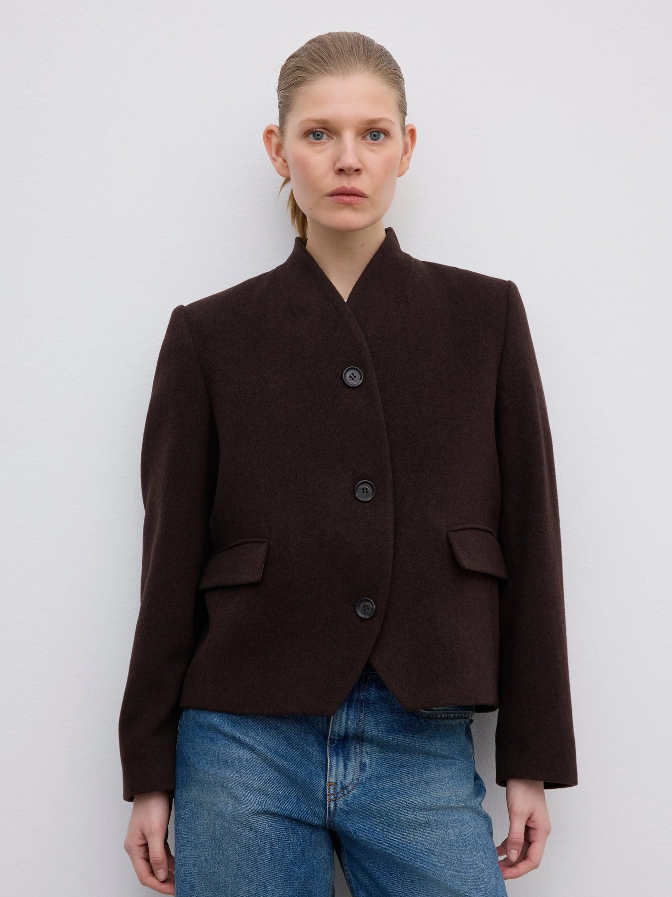 Short Curved Jacket - Chokladbrun