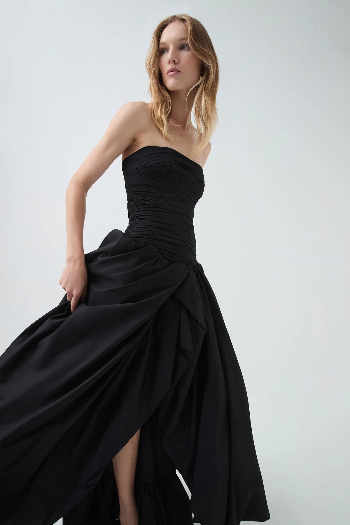 Violette Bubble Hem Maxi Dress - Svart