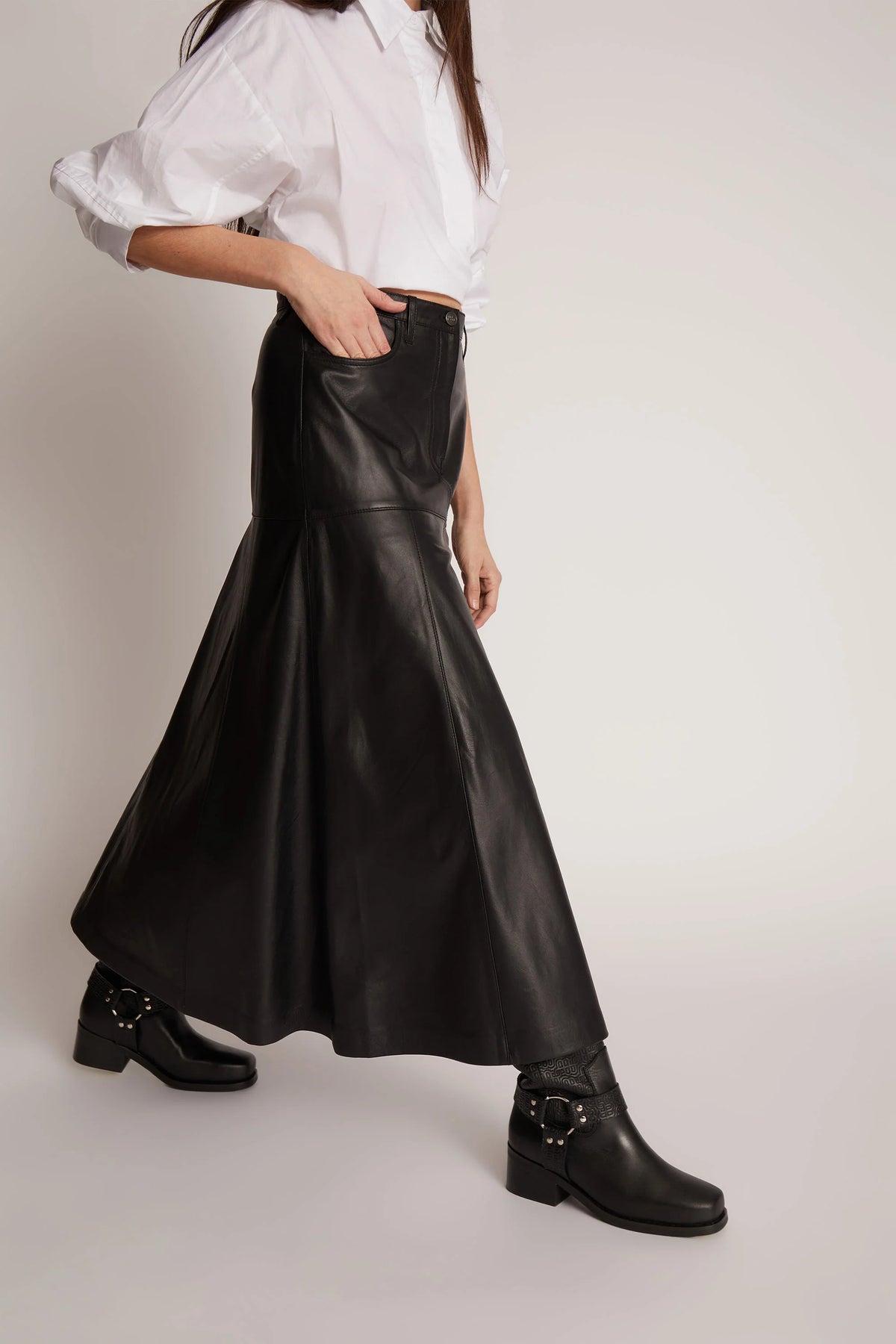 Tuxya - Black