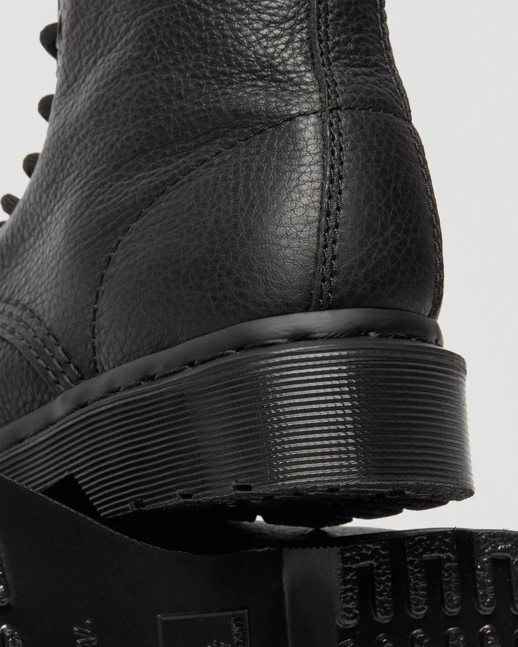 1460 Pascal - Mono Black Virginia