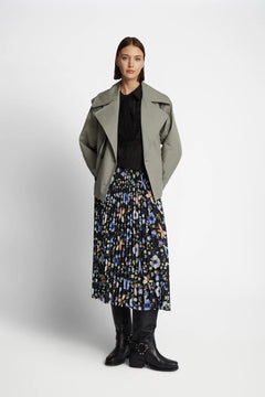 Charming - Black