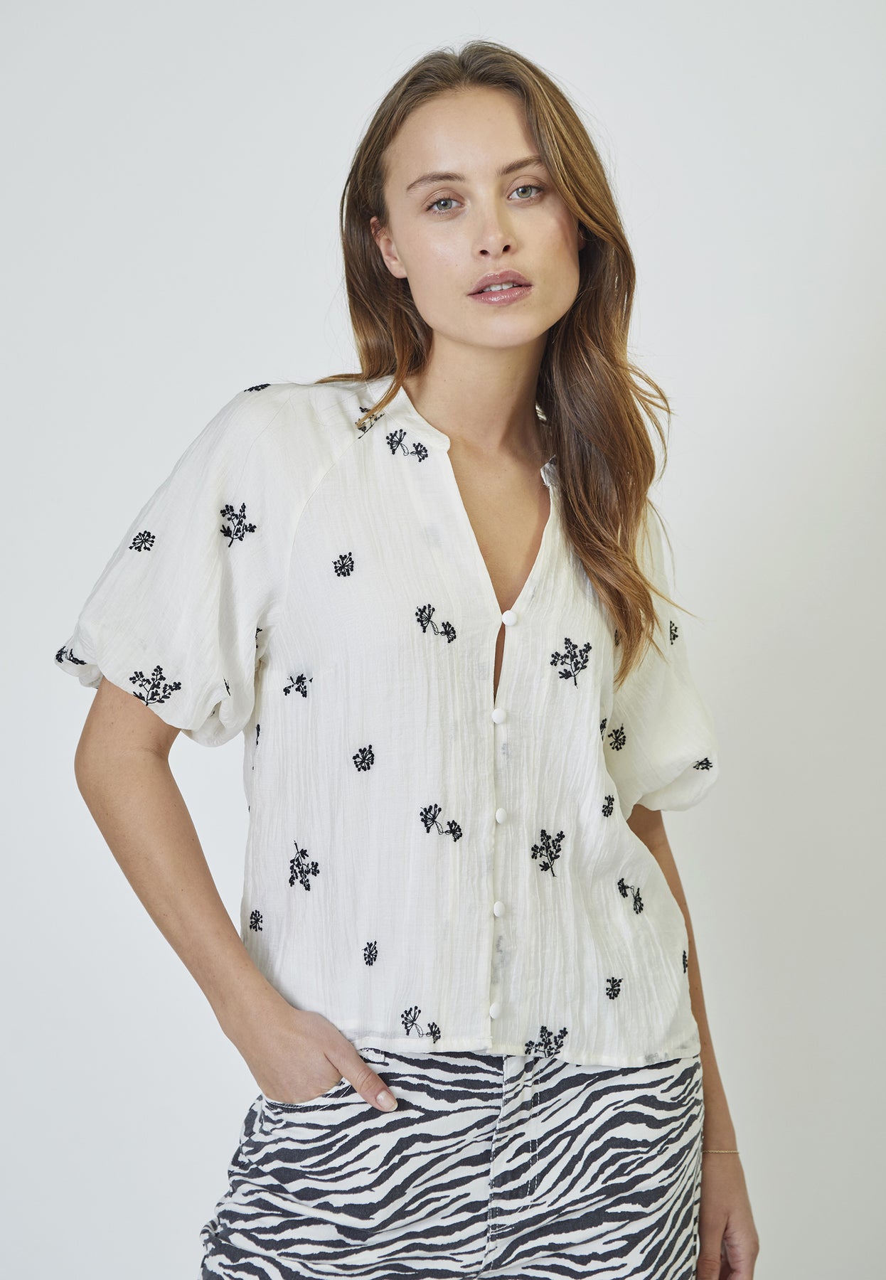 Colleencc SS V-Shirt - Off White