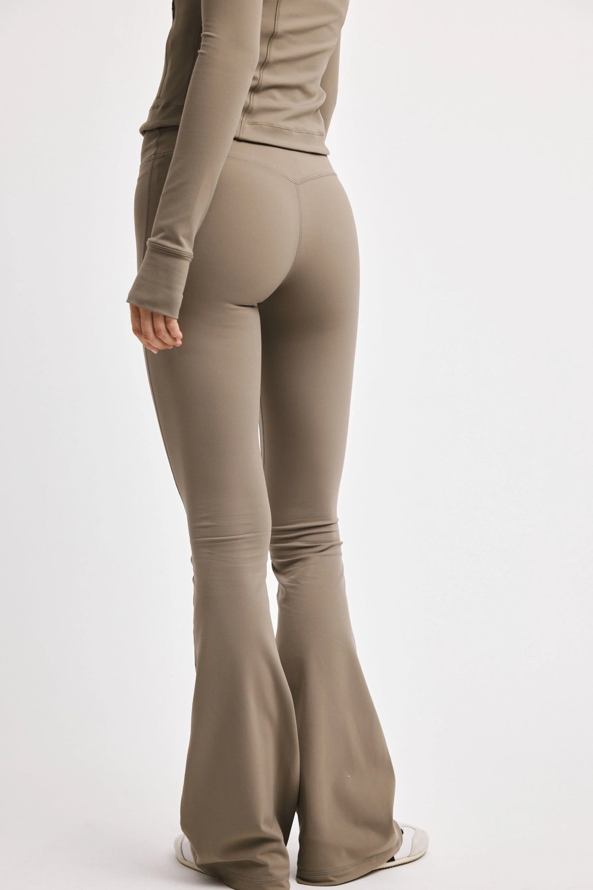 Cloudform® Yoga Pant Regular - Truffle