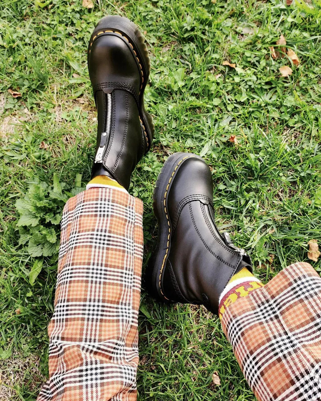 Jetta Zipped Leather Platform Boots - Black Sendal