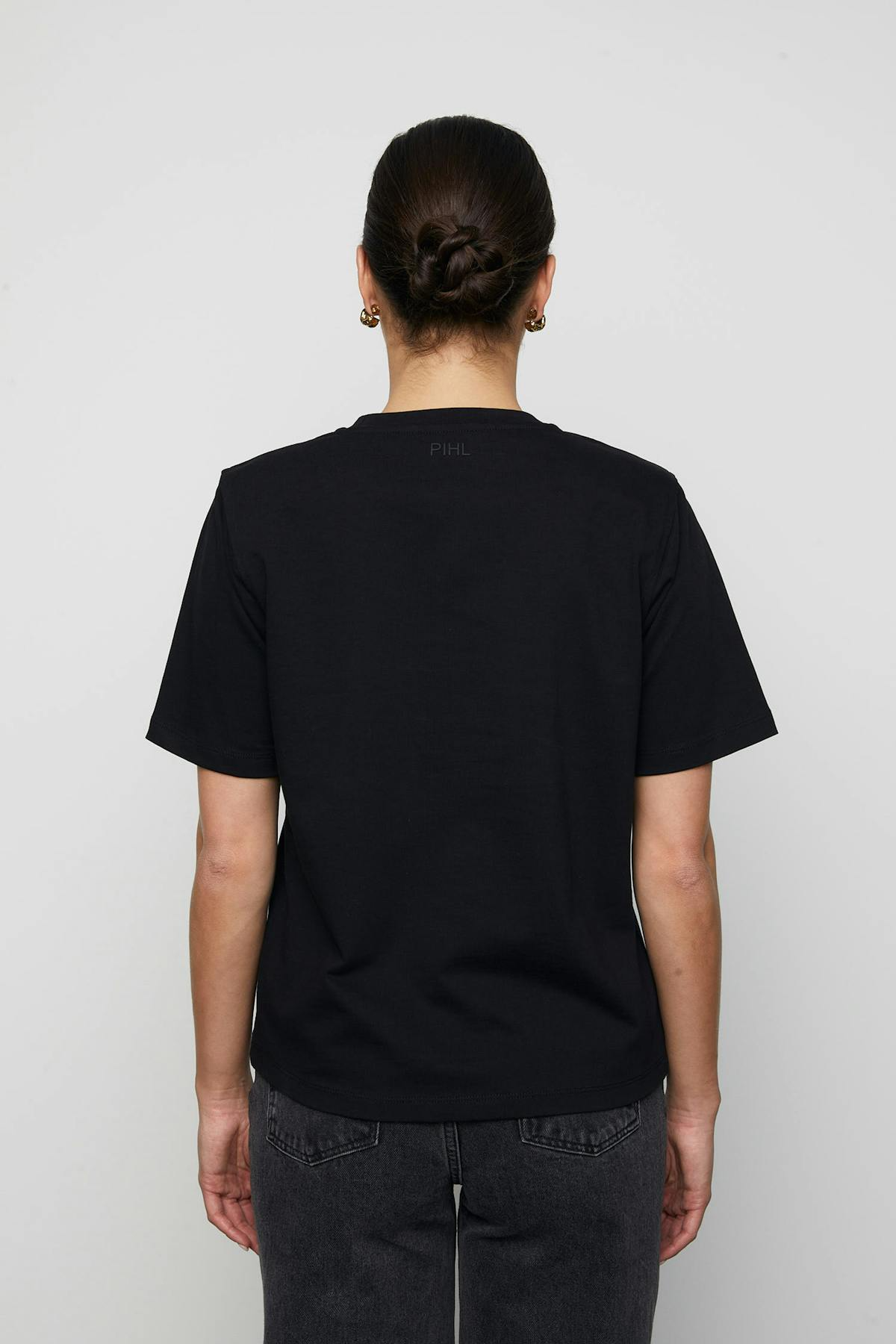 Elo Shoulder Pad Tee - Svart