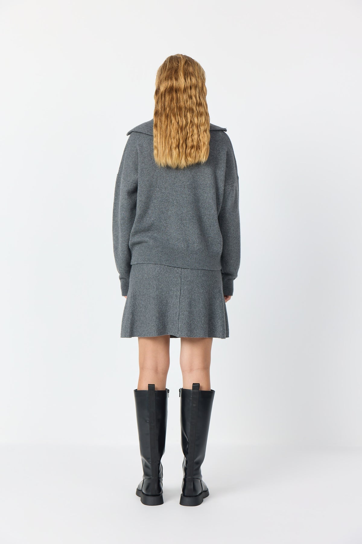 Winni 3 - Dark Grey