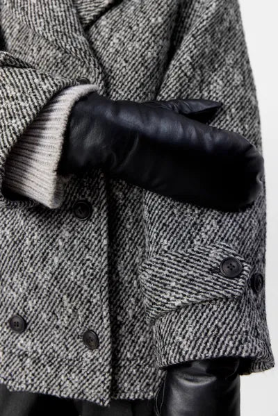 Hester 1 - Black