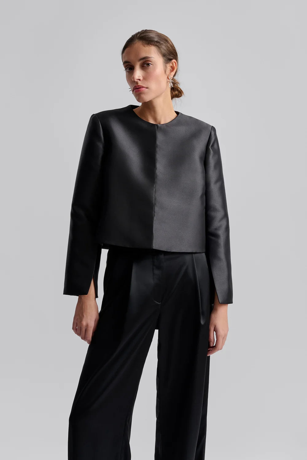 Ruthie Cropped Long Sleeve Blus - Svart