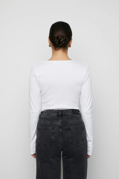 Pino Rib Triangle Neck - White