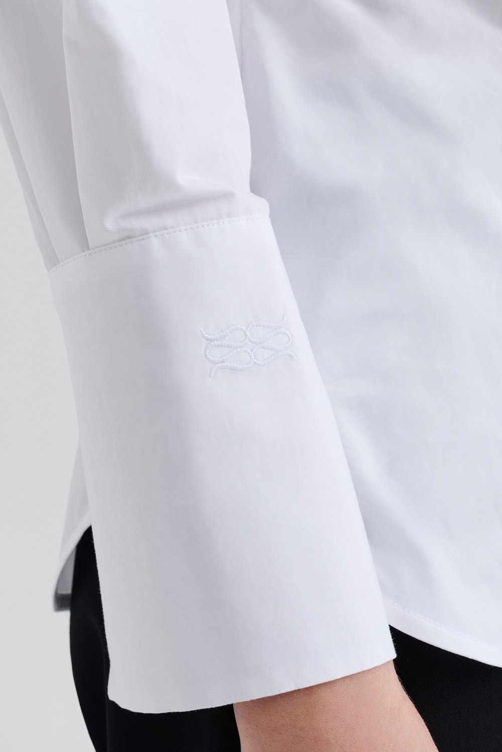 Calisa Fitted Poplin Shirt - Vit
