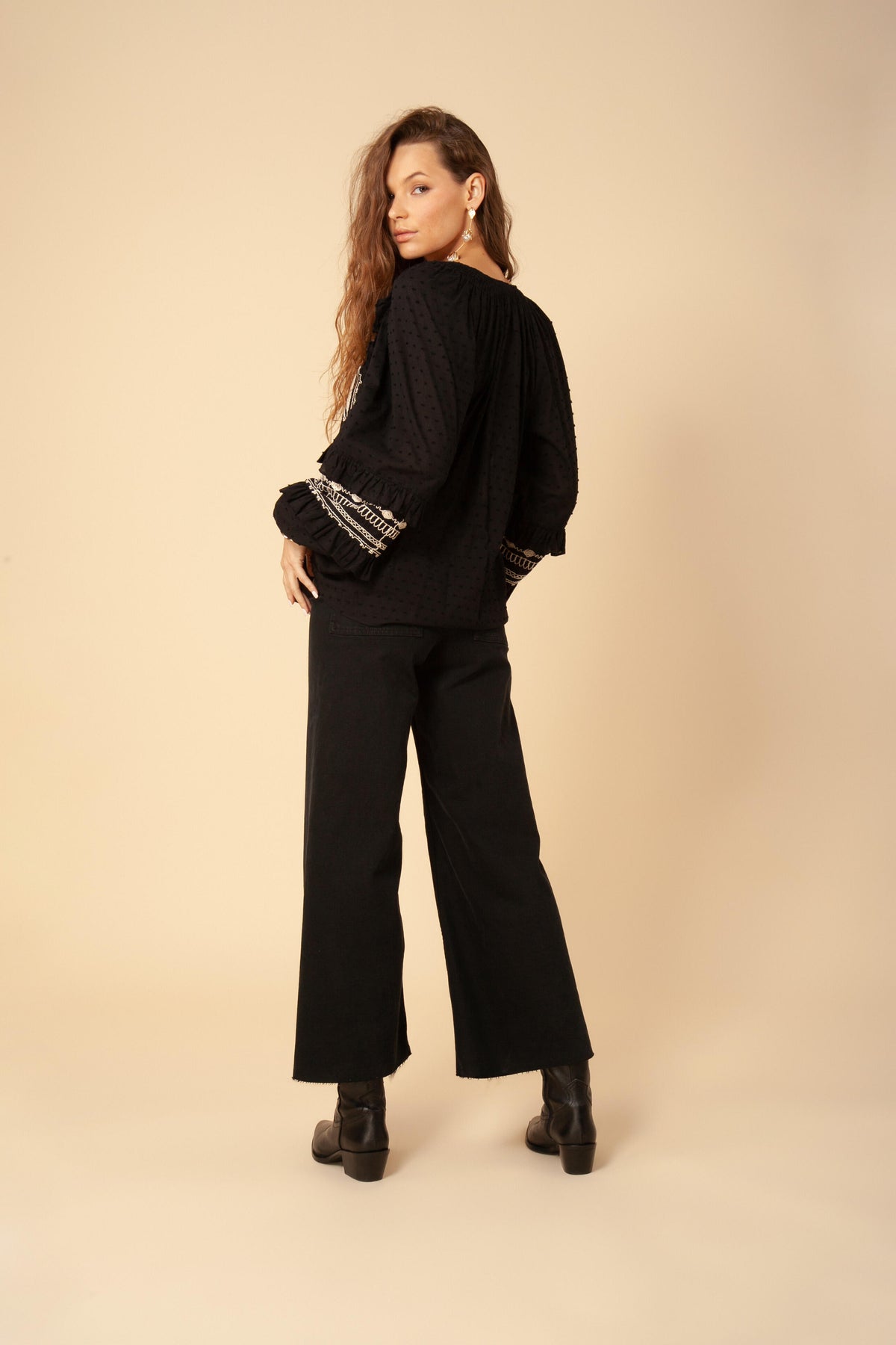 Dyana Embrodery Top - Black