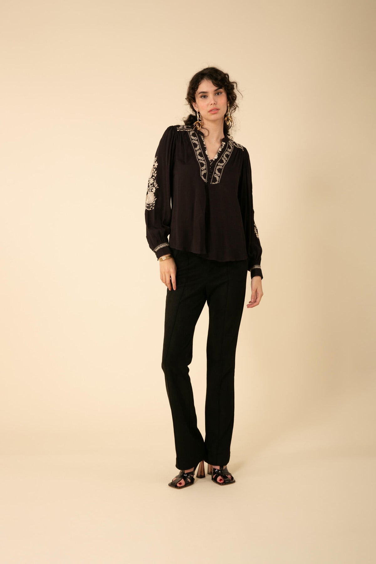 Leonie Embrodery Top - Black