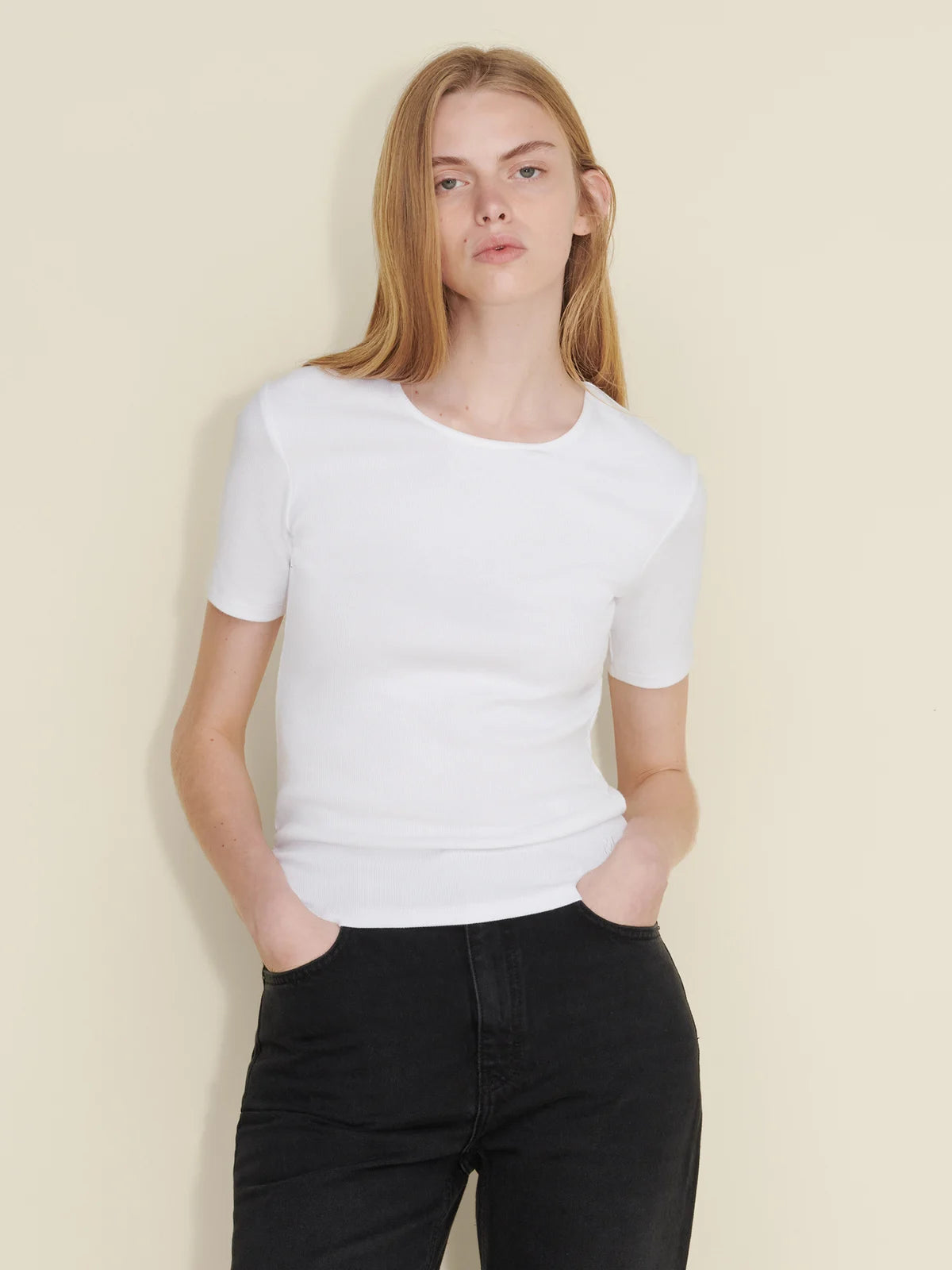 Fitted Rib Tee - Vit