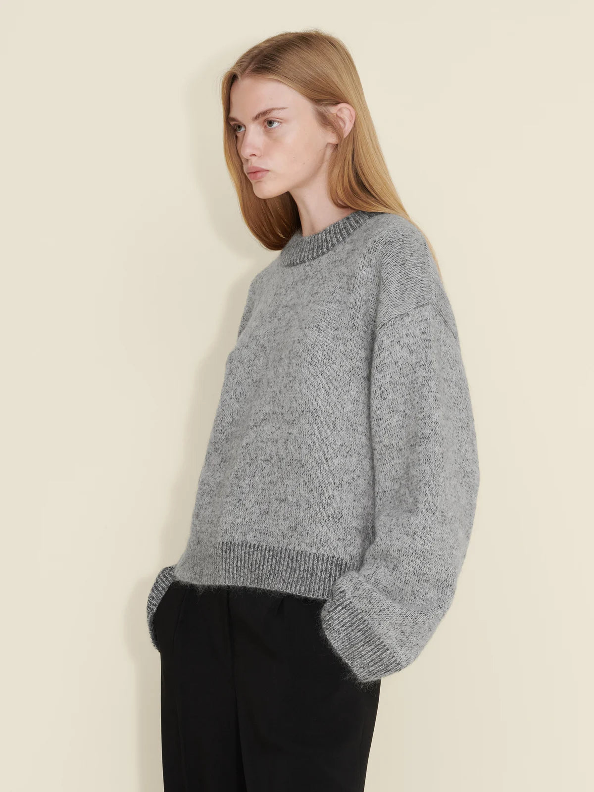 Tine Knit Crew Neck - Dk. Grey Mix