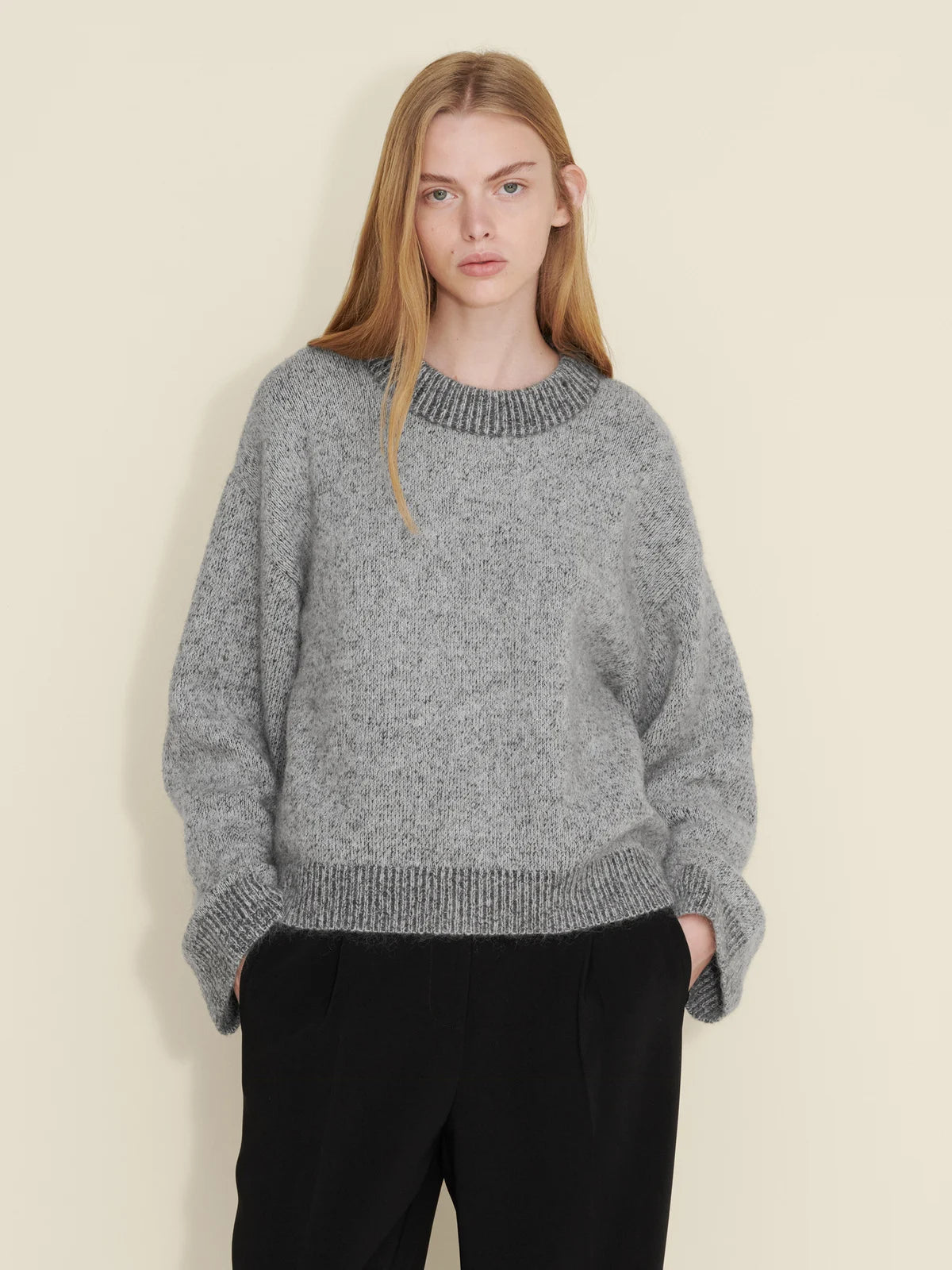 Tine Knit Crew Neck - Dk. Grey Mix