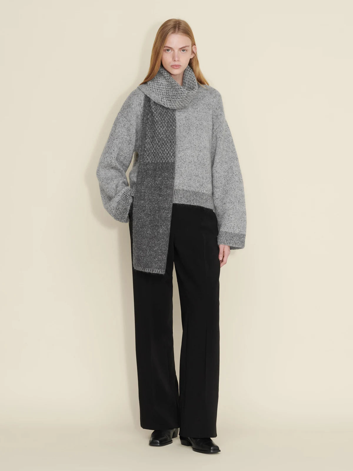 Tine Knit Crew Neck - Dk. Grey Mix