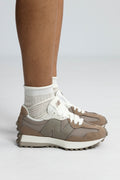 New Balance 327 Sneakers