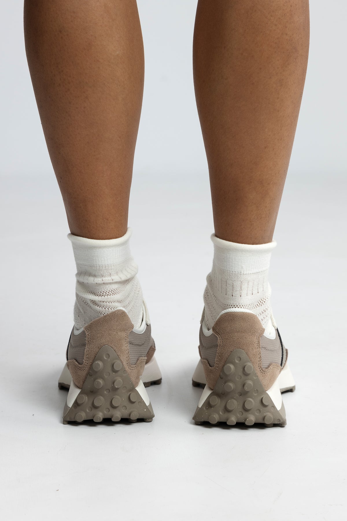 New Balance 327 Sneakers