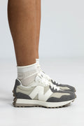 New Balance 327 Sneakers