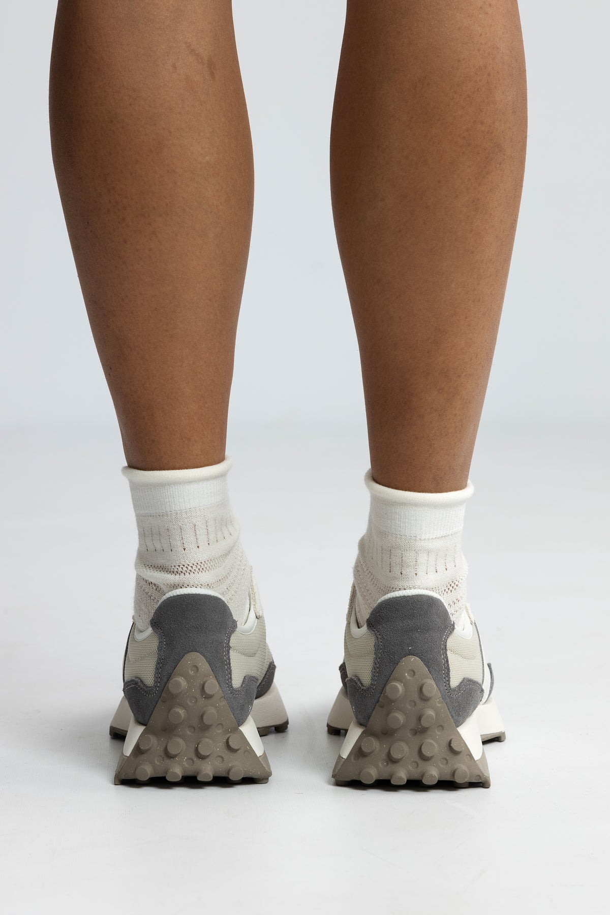 New Balance 327 Sneakers