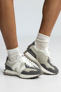 New Balance 327 Sneakers